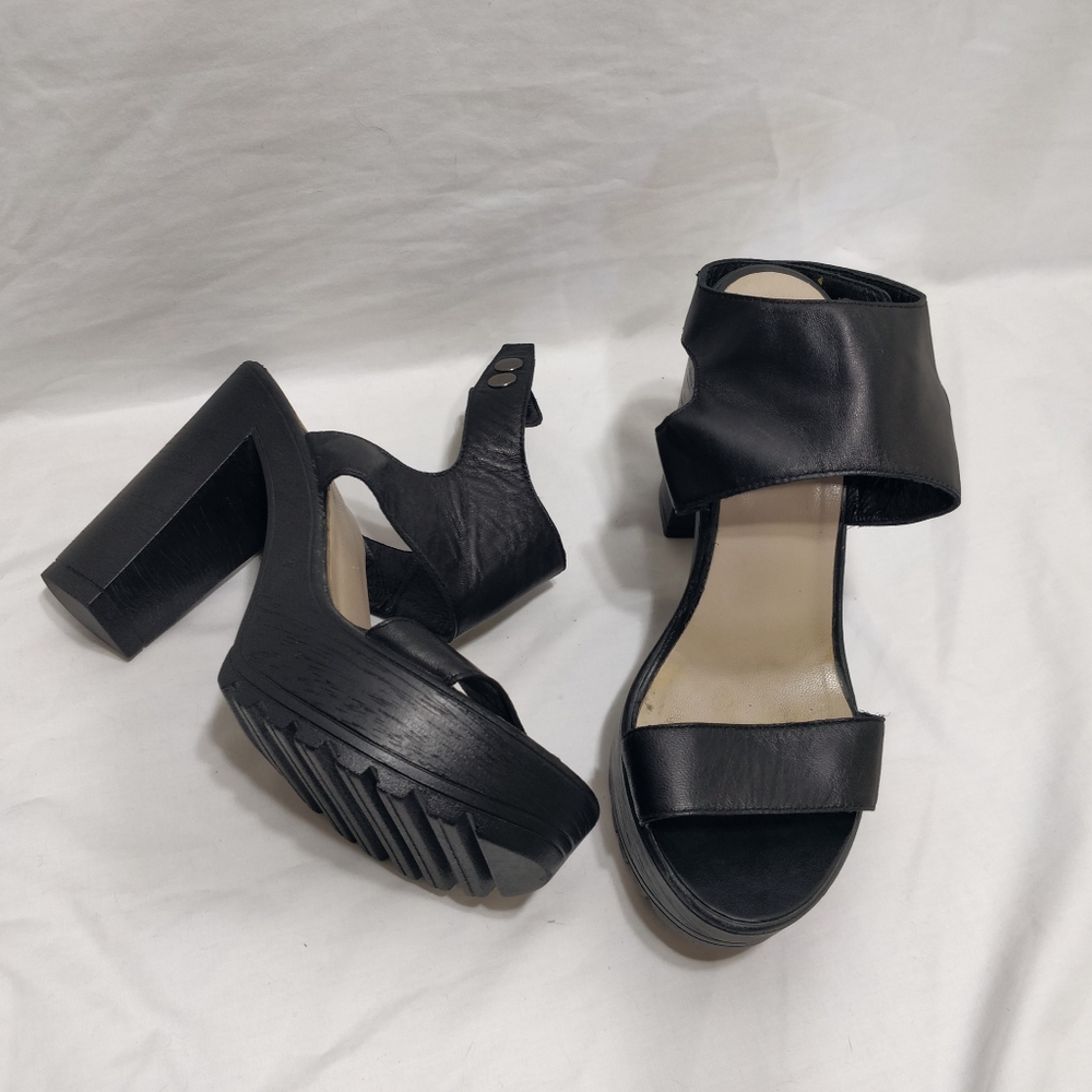 Leather platform sandals